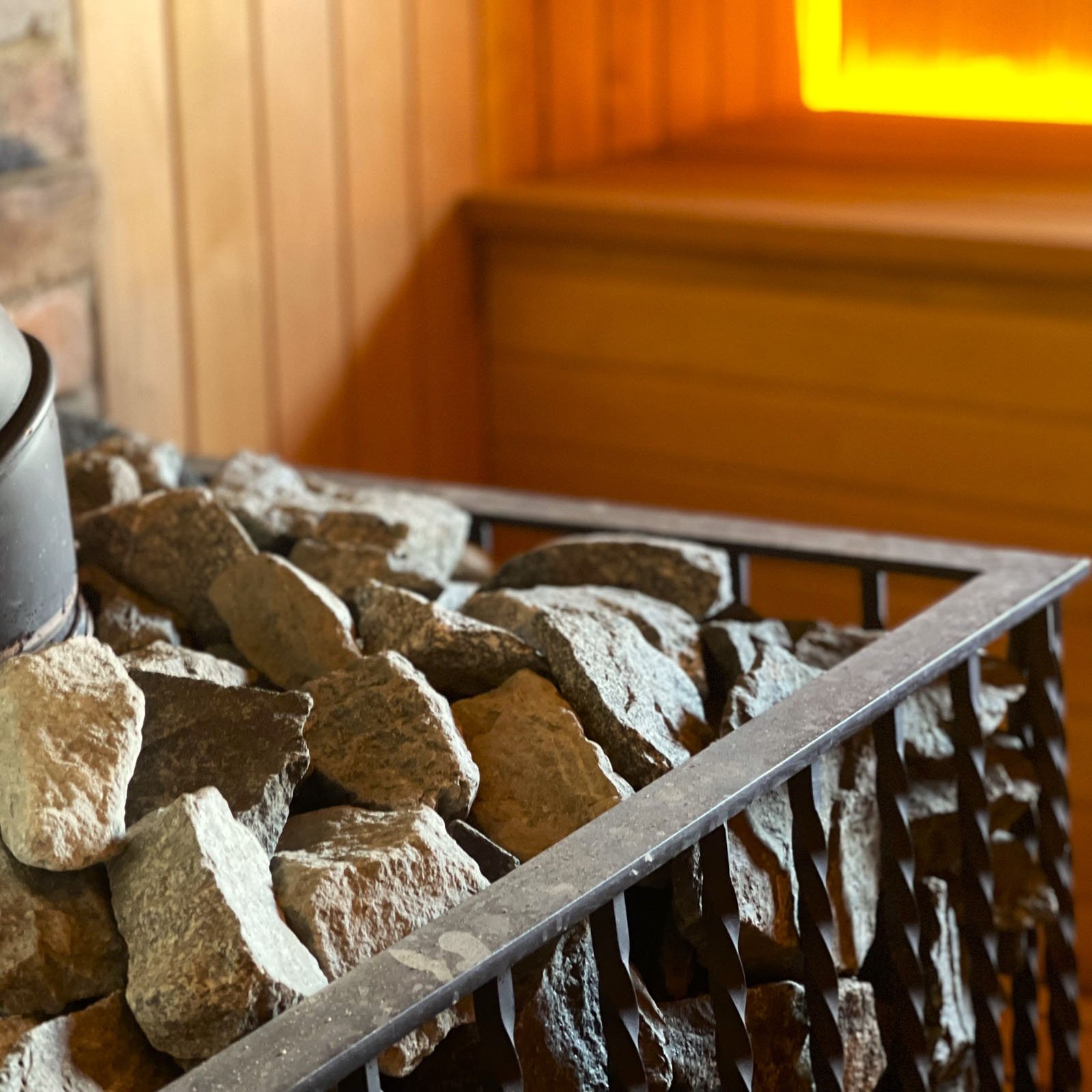 Sauna and hot tub experience